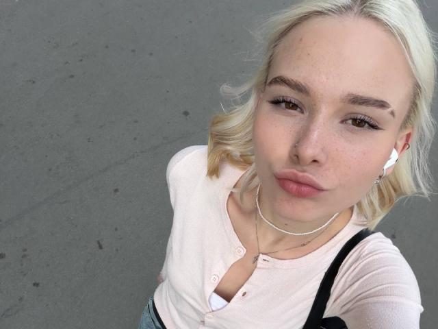 DarlaDemarinis - Live Sex Cam - 30430436