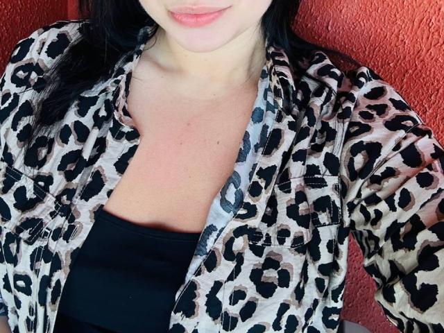 AdriannaGoldis - Live porn &amp; sex cam - 30434525