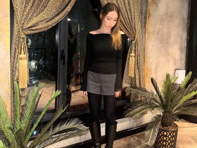 GloriaGriffon - Live porn &amp; sex cam - 30437873