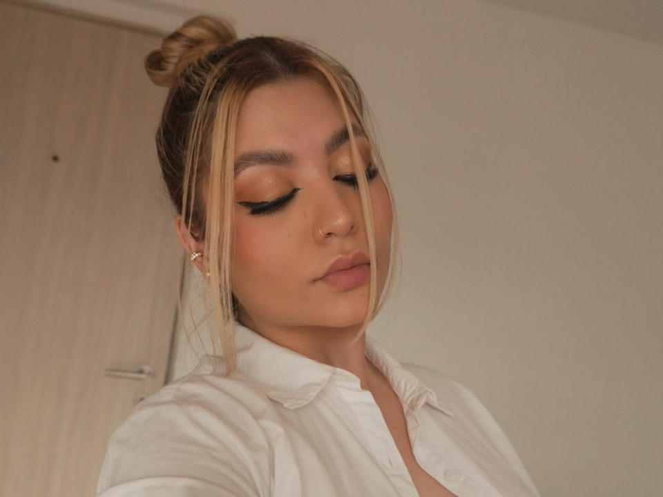 LauraDeluxe - Live porn &amp; sex cam - 30451166
