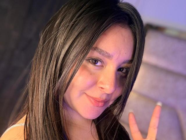 EmaJames - Live Sex Cam - 30452513