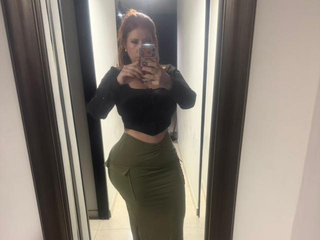 MrsMaddyCurves - Live Sex Cam - 30458057