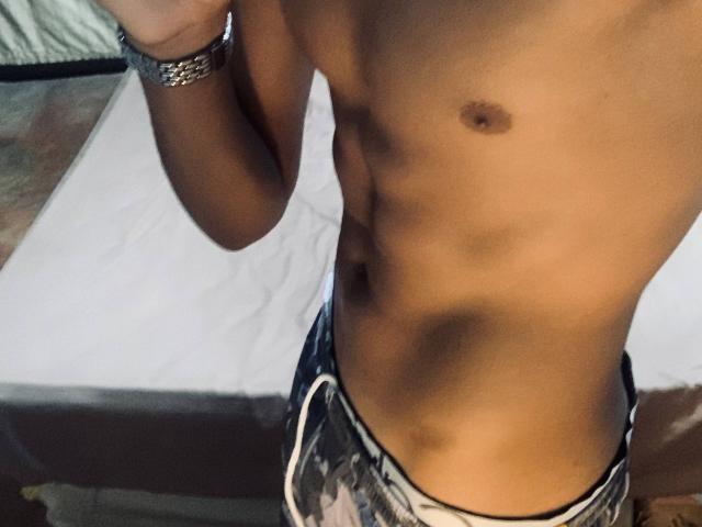 AndyCris - Élő pornó és szexkamera - 30469679