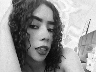 Ver la ficha detallada de ValerieMartin