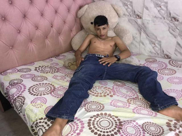 SantiDiazy - Live porn &amp; sex cam - 30526079