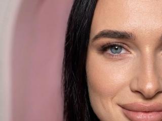 Δείτε την λεπτομερή καρτέλα του AdeleTease