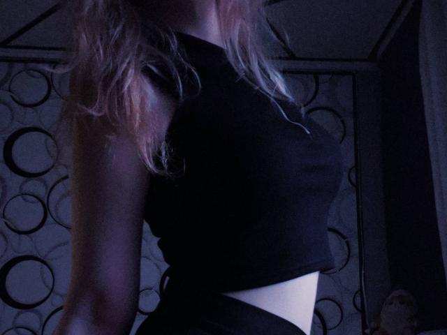 TiffaniMacandog - Live porn &amp; sex cam - 30563321