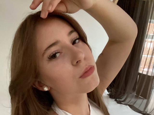 AleneFalcioni - Live Sex Cam - 30563840