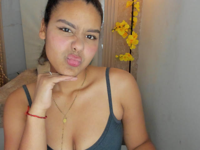 AriaVega - Live porn &amp; sex cam - 30575393
