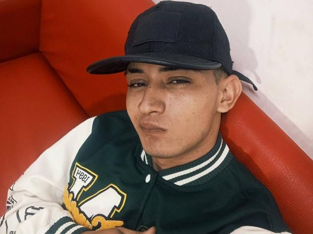 CamilinHombre - Live porn &amp; sex cam - 30578399