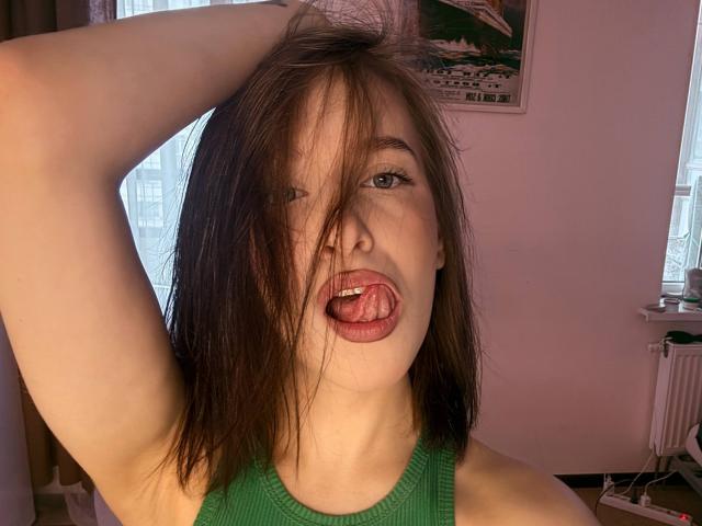 AgustinaBusuttil - Live Sex Cam - 30599147