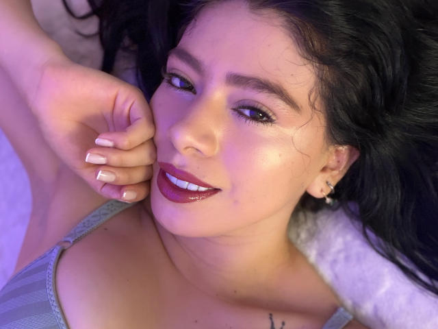 LindaMancini - Live porn &amp; sex cam - 30611099