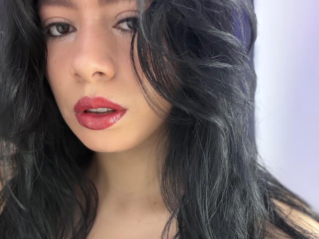 LindaMancini - Live porn &amp; sex cam - 30611138