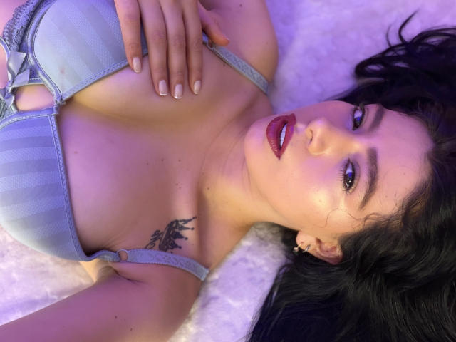 LindaMancini - Live porn &amp; sex cam - 30611147