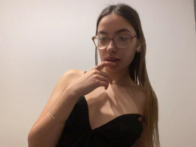 RaneeDerienzo - Live Sex Cam - 30612011