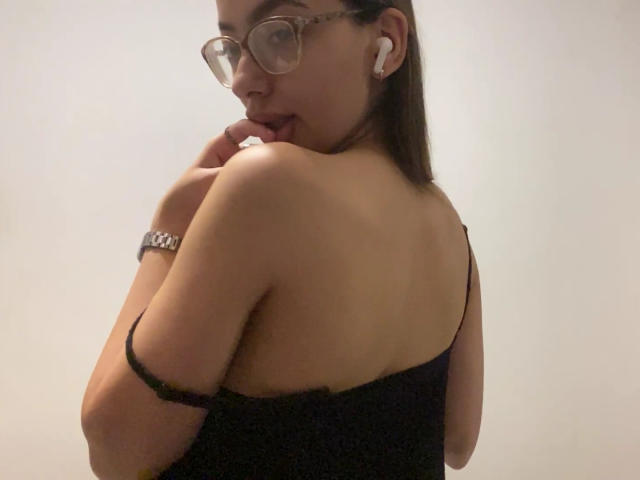 RaneeDerienzo - Live Sex Cam - 30612023
