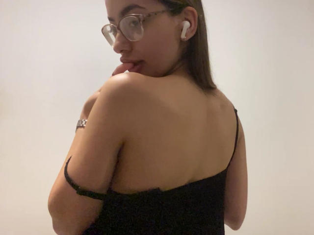 RaneeDerienzo - Live Sex Cam - 30612071