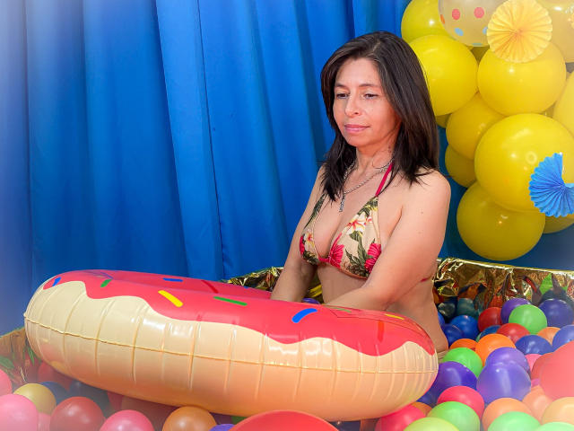 SabinaDeluxe - Live porn &amp; sex cam - 30630593