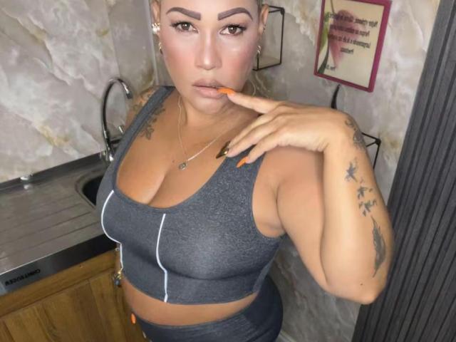 GianellaCox - Live sex cam - 30646217