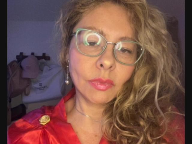 MiaAmoretti - Élő pornó és szexkamera - 30655043