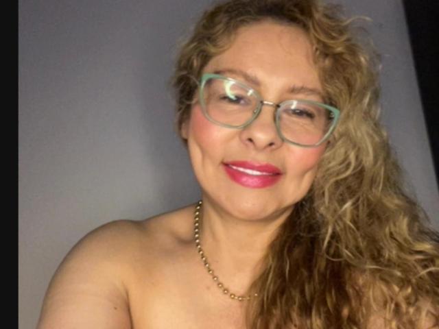 MiaAmoretti - Élő pornó és szexkamera - 30655052