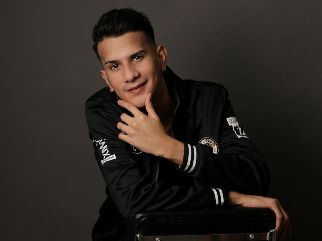 JustinMelendez - Live sex cam - 30661277
