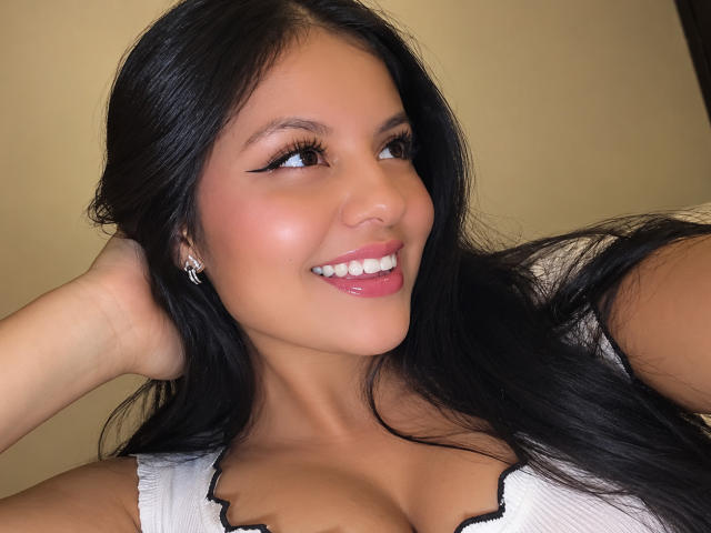 AlessiaVeega - Live porn &amp; sex cam - 30666119