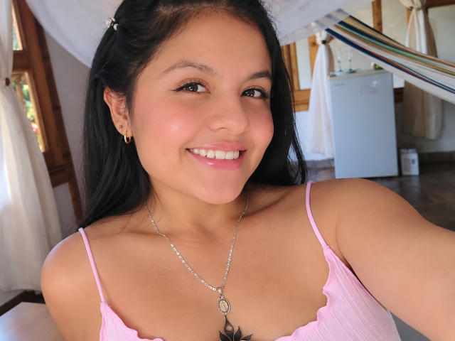 AlessiaVeega - Live porn &amp; sex cam - 30666125