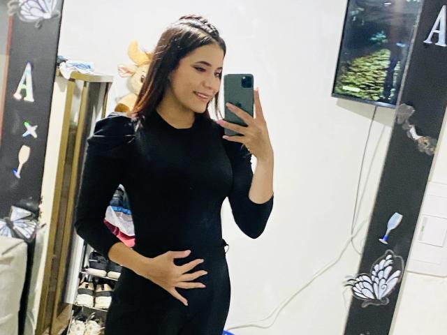 LucieMilner - Live porn &amp; sex cam - 30672833