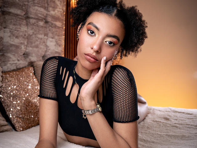 KiaraKamau - Live porn &amp; sex cam - 30681893