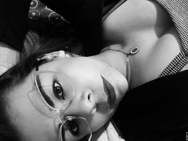 EmiliaMilf - Sexe cam en vivo - 30682103