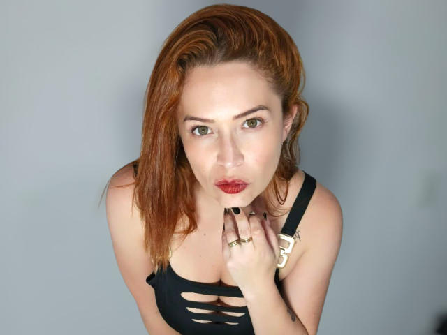 ImEmilyHanks - Live porn &amp; sex cam - 30696245