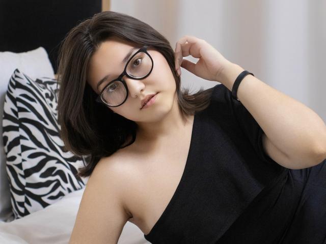 LilySinclair - Live porn &amp; sex cam - 30702467