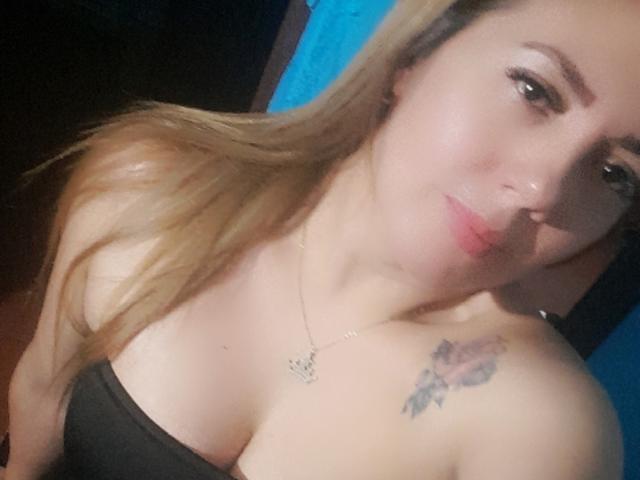 AmberDillucca - Live porn &amp; sex cam - 30703637