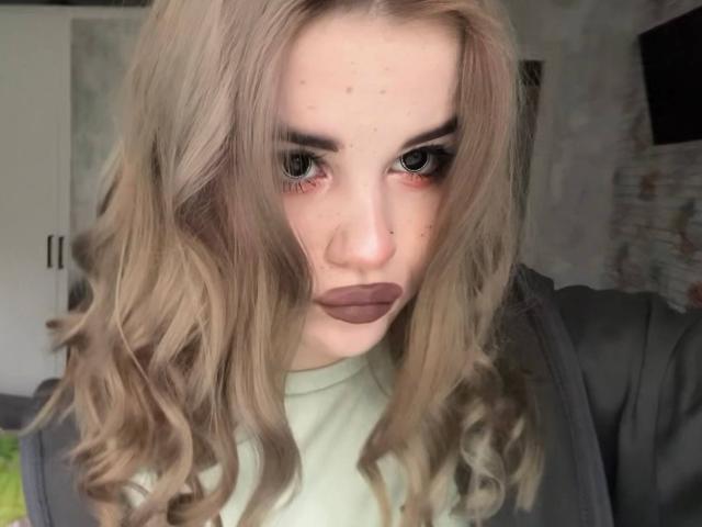 LauraKrofen - Live porn &amp; sex cam - 30710468