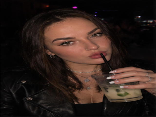 AkilahFehn - Live porn &amp; sex cam - 30711230