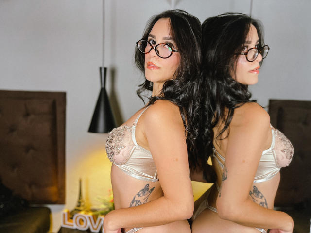GiaLu - Live porn &amp; sex cam - 30728915