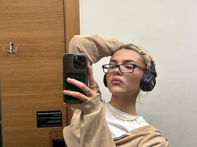 ArnettaNazario - Live porn &amp; sex cam - 30732095