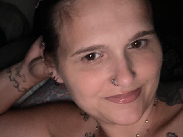 QBeeSmokey14 - Live porn &amp; sex cam - 30750767