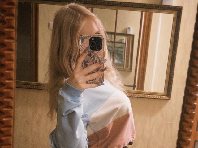 TiffaniMacandog - Élő pornó és szexkamera - 30764783