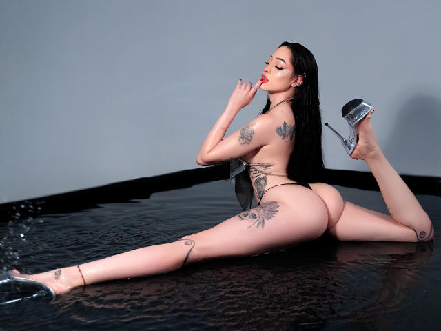 AlesandraLovi - Live porn &amp; sex cam - 30775973