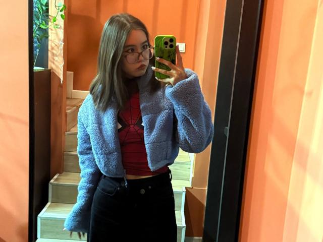 EmelineLattig - Live sex cam - 30779504