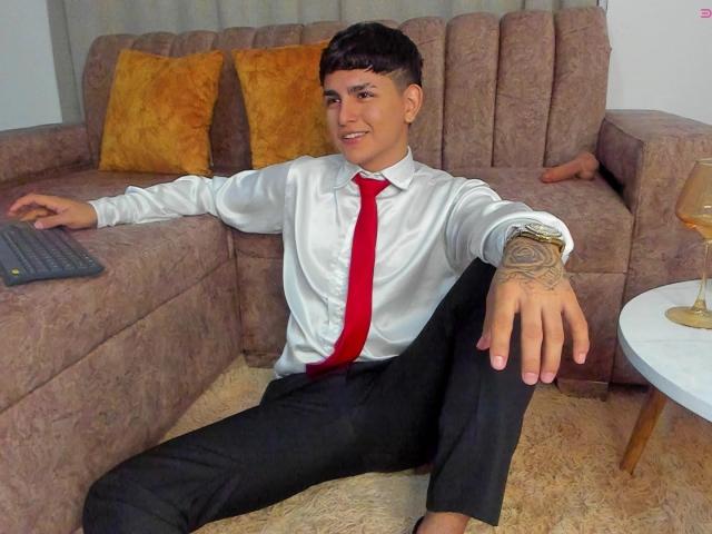 LongLyam - Live porn &amp; sex cam - 30780125