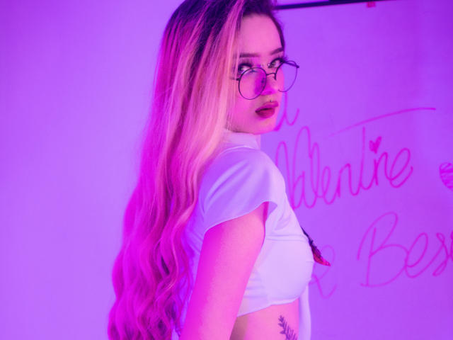 MiaValenttine - Live porn &amp; sex cam - 30792518