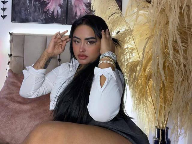 LairaHearvy - Live porn &amp; sex cam - 30794984