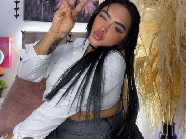 LairaHearvy - Live porn &amp; sex cam - 30794987