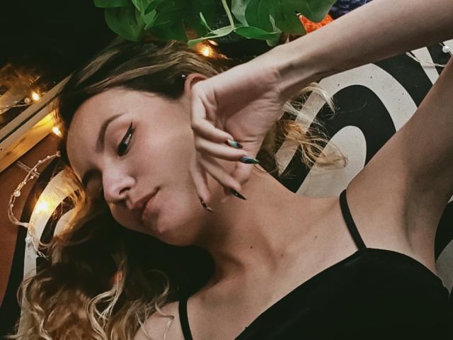 AlanisBlanc - Live porn &amp; sex cam - 30832589