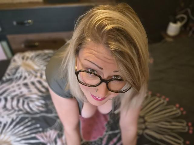 AmandalaFrancaise - Live porn &amp; sex cam - 30843674