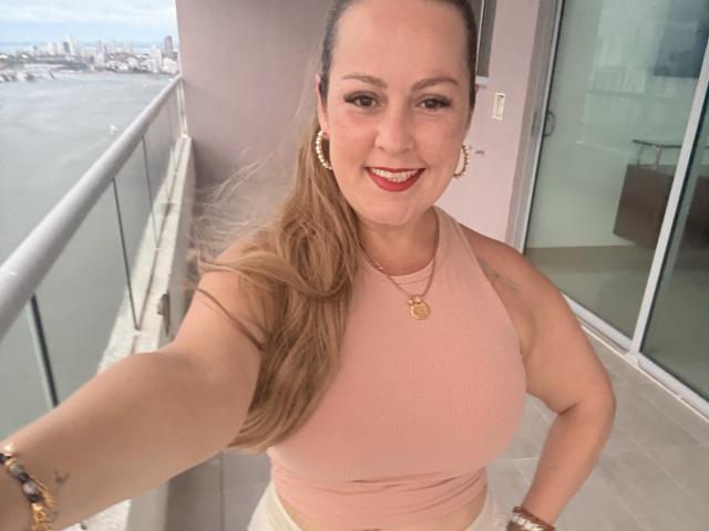 SamanthaGold - Live sex cam - 30843827