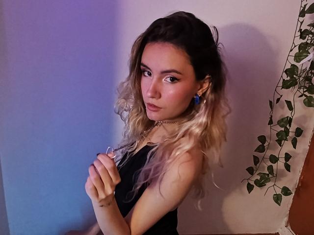 AlanisBlanc - Live porn &amp; sex cam - 30844088